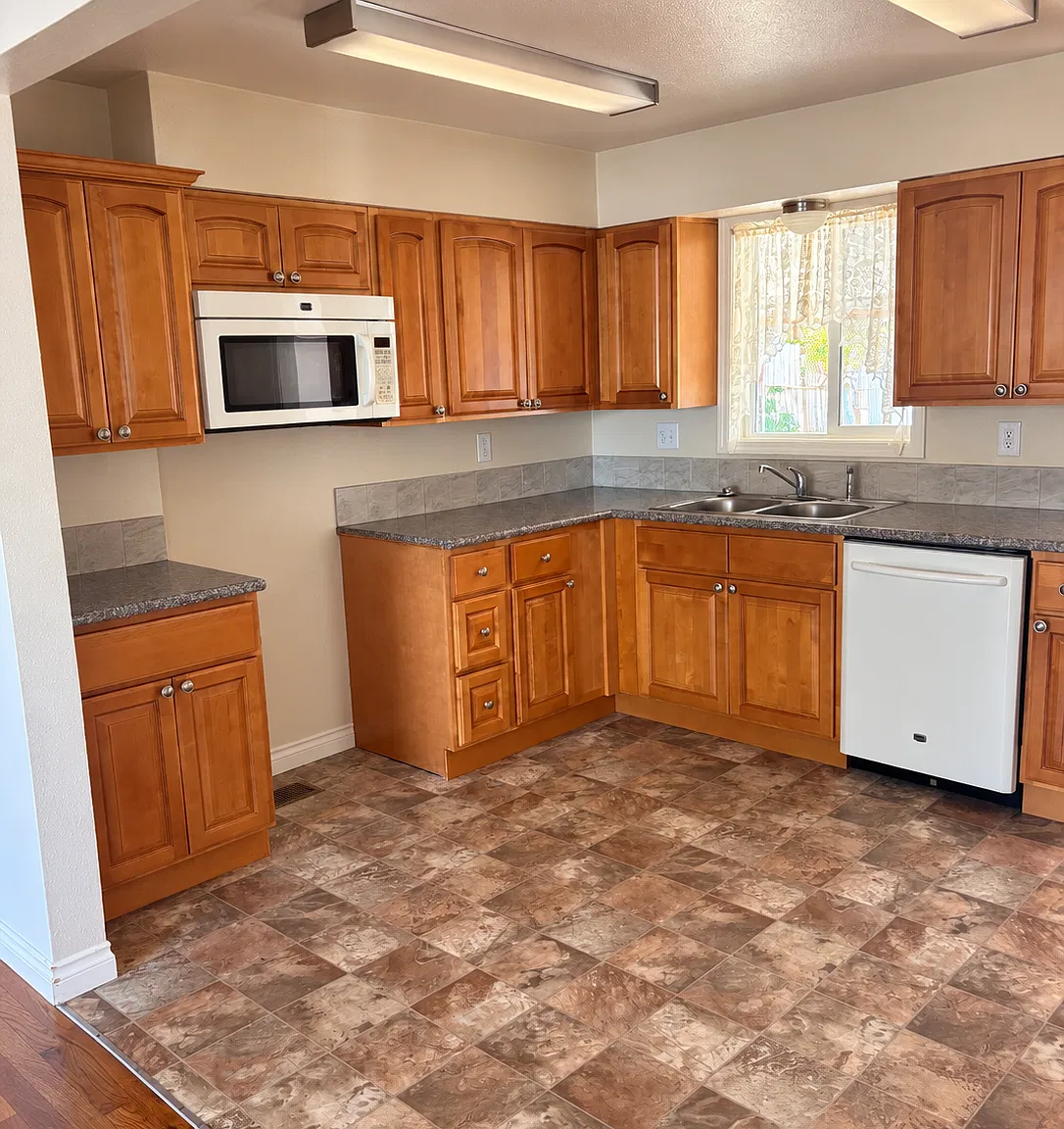 3 bed, 1702 sqft, $2,400 — Photo 3
