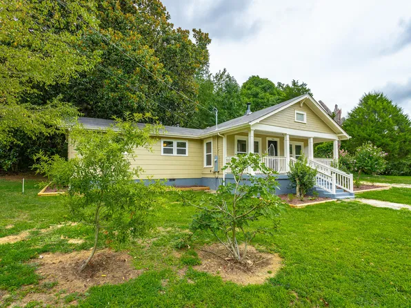 708 McLemore St, La Fayette, GA 30728
