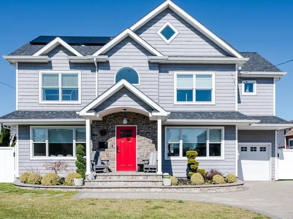 924 Van Buren Avenue, Franklin Square, NY 11010