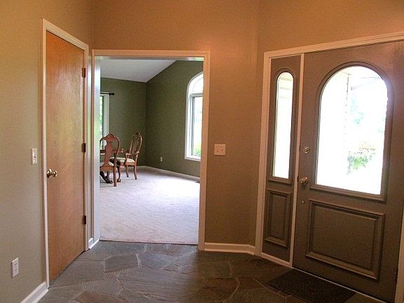 3rd image of 1500 Hermitage Pl