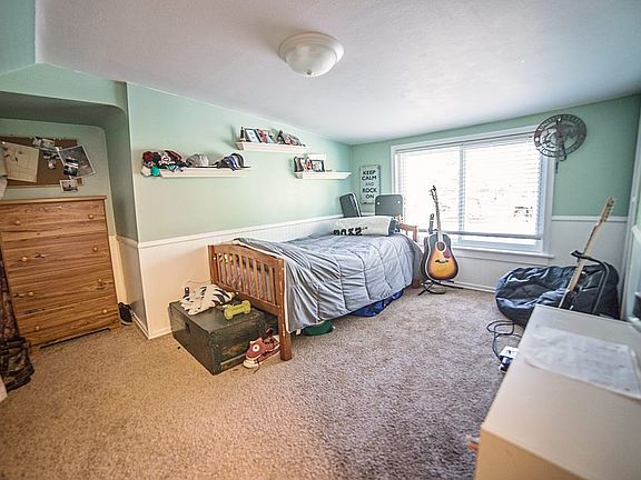 3rd image of 704 44th Ave