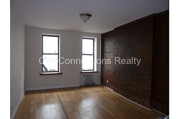 Rented by City Connections Realty | media 9