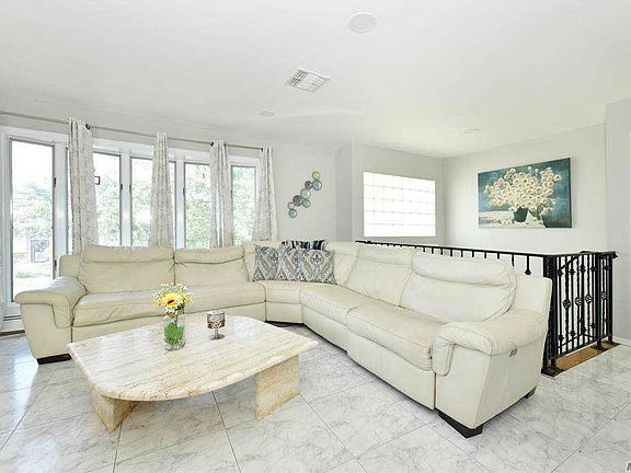 2nd image of 2607 Beach Dr