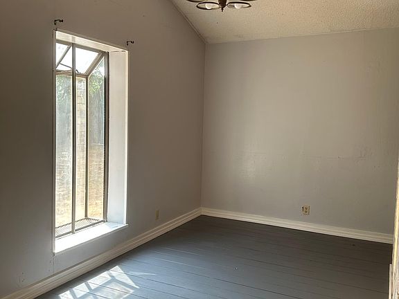 5th image of 2805 Ecleto Blvd