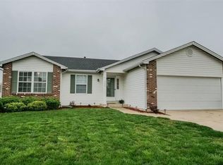 4006 Cambridge Crossing Dr, Saint Charles, MO