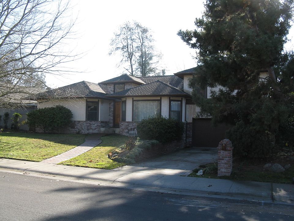 1st image of 1230 Grand River Dr