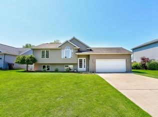 10250 Winterwood Dr, Zeeland, MI 49464