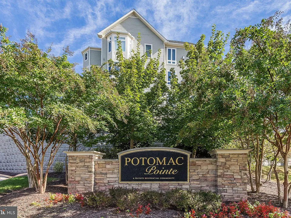 1601 Ladue Ct #101
