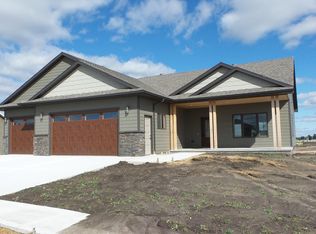 2121 Morning Glory Dr, Brookings, SD 57006