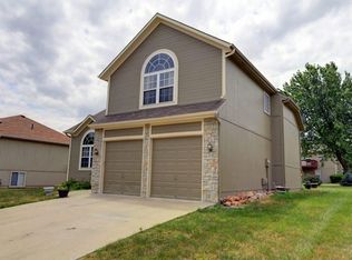 1101 Manse Dr, Raymore, MO 64083
