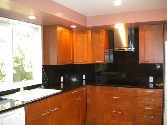 3rd image of 6716 146th Ave NE