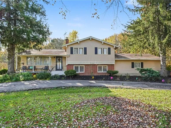 566 Crackel Rd, Aurora, OH 44202