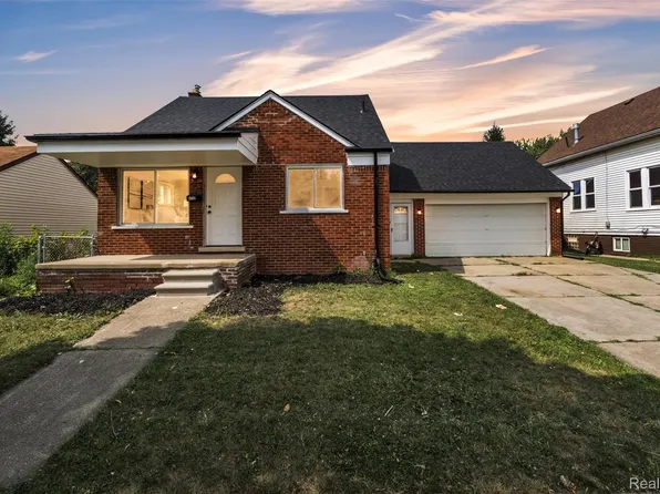 8712 Whitlock Ave, Dearborn, MI 48126