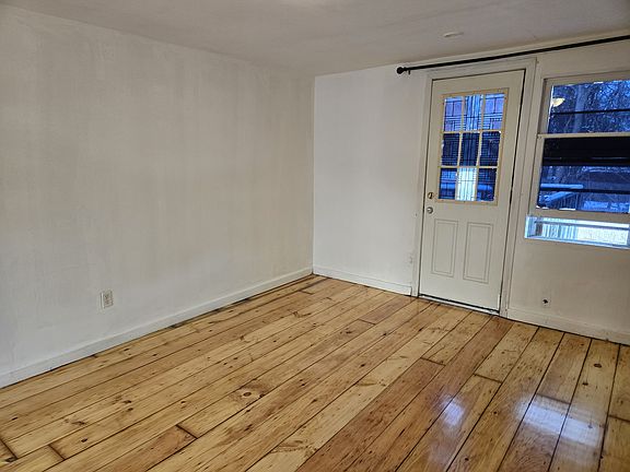 3rd image of 1133 W Boylston St #3