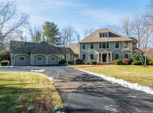 2 Brighton Ln, Simsbury, CT 06070
