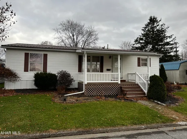 310 N Railroad St, Martinsburg, PA 16662