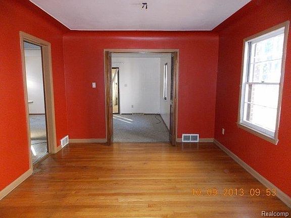 3rd image of 18211 Magnolia Ave