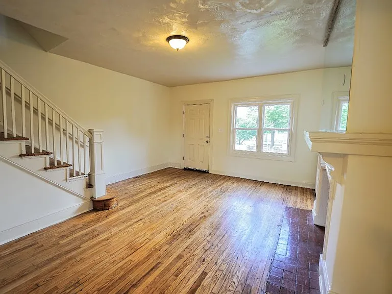 1907 Otis St NE — Photo 12