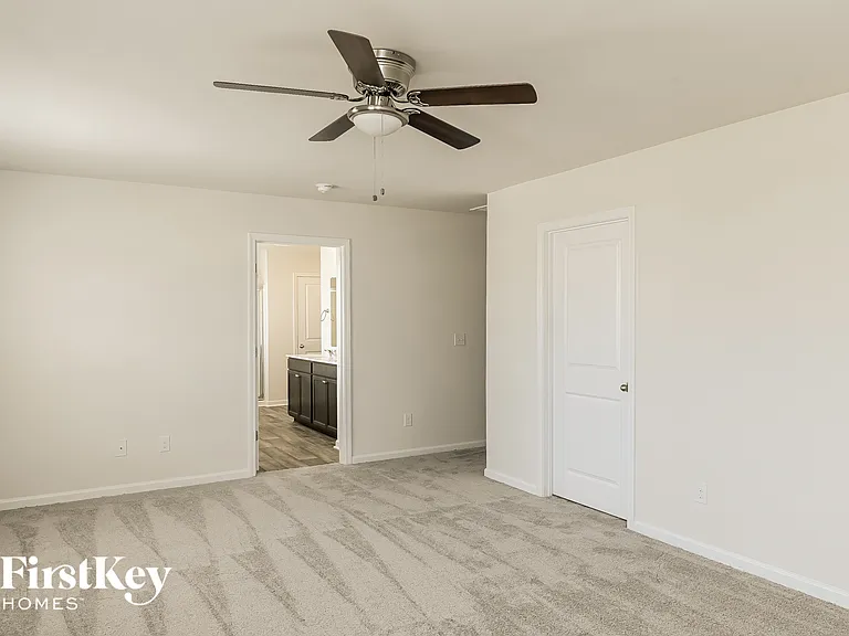 196 Greenwich Dr — Photo 8
