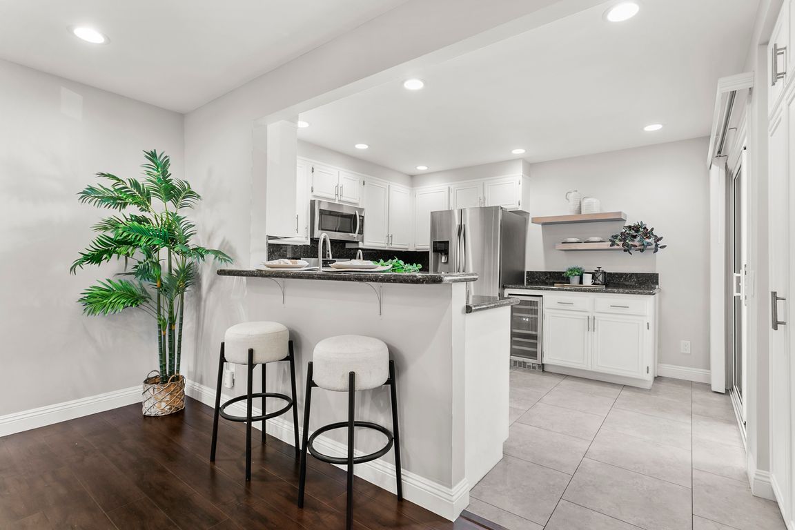 next background image