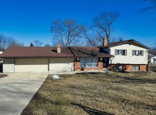 2N435 Pleasant Ave, Glen Ellyn, IL 60137