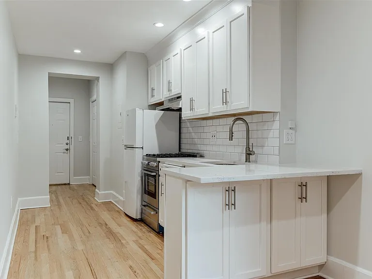 465 Jersey Ave #1 — Photo 2
