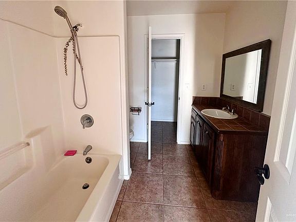 5th image of 311 Teodora Dr