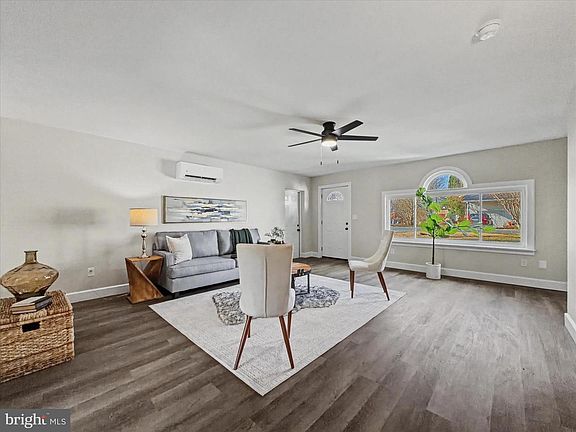 4th image of 303 York Rd