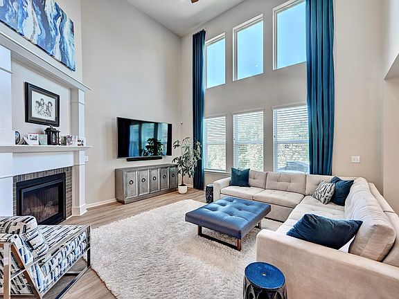 4th image of 10081 Barronne St
