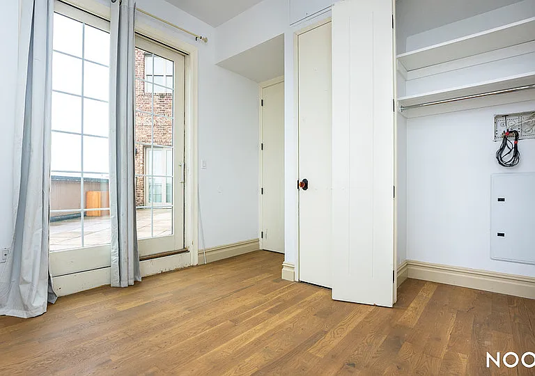 1355 Myrtle Ave #4R — Photo 5