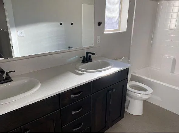 4058 E Blueberry St — Photo 2