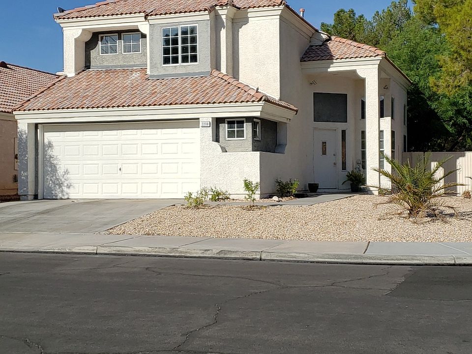 1st image of 2208 Hunt Club St