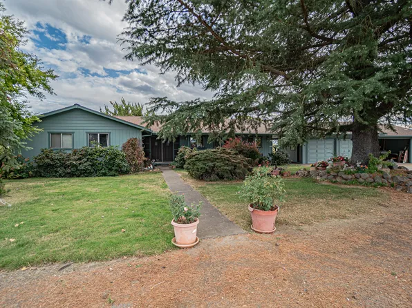 5275 Gebhard Rd, Central Pt, OR 97502