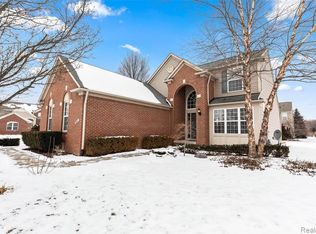19021 Pembridge St, Macomb, MI 48042