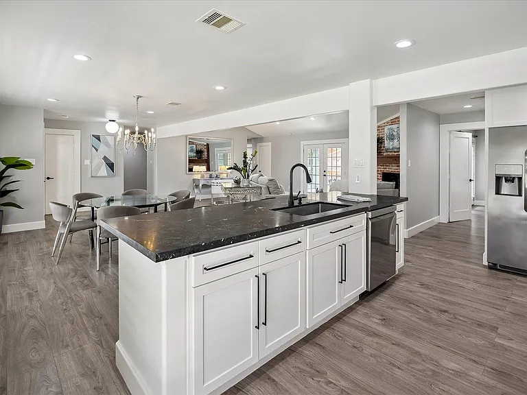 4715 Braesvalley Dr — Photo 13
