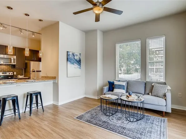 1900 Barton Springs Rd, Austin, TX