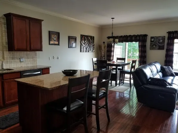 355 E Summit St #1, Milford, MI 48381