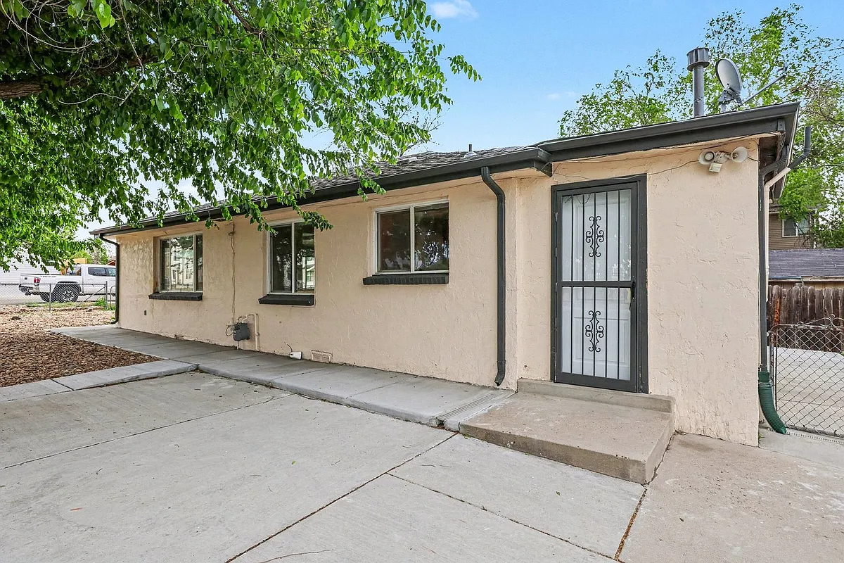 Building Photo - 3290 W 65th Ave