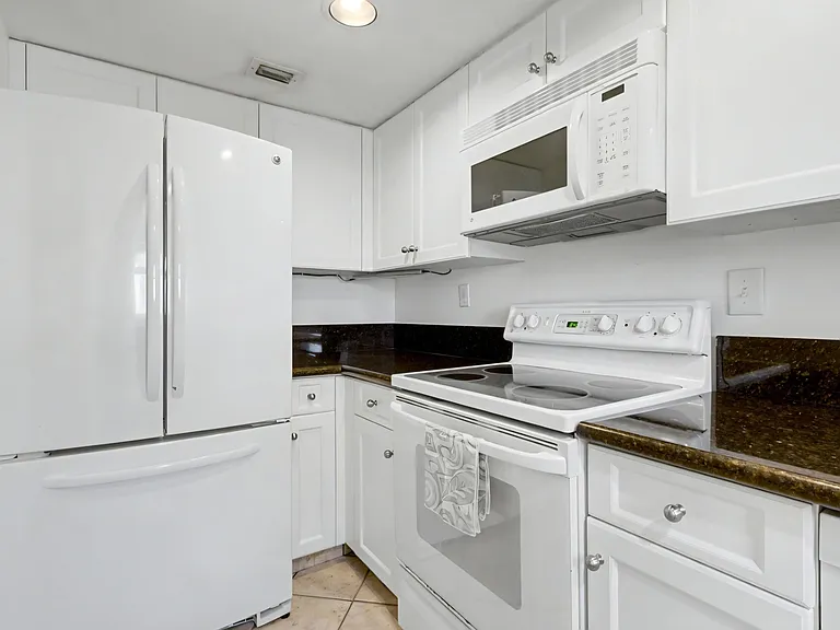 701 NW 19th St #401 — Photo 25