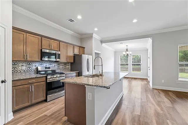 736 Jackson Ct — Photo 9