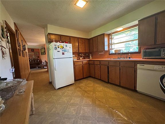 3rd image of 228 Pats Ct