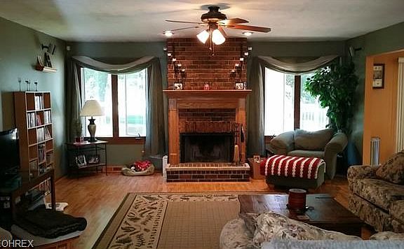 2nd image of 39275 King Edward Ct