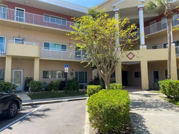 2022 Camelot Dr APT 9, Clearwater, FL 33763