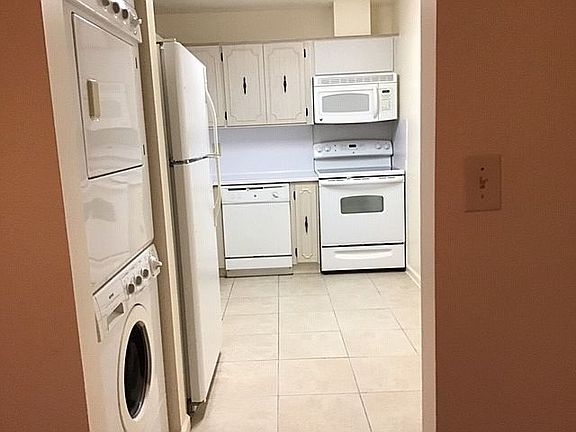4th image of 10128 44th Dr S #370
