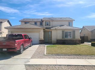 13825 Jackson St, Oak Hills, CA 92344
