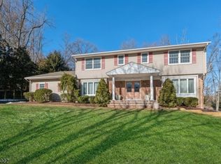 18 Rambling Woods Dr, Morristown, NJ 07960