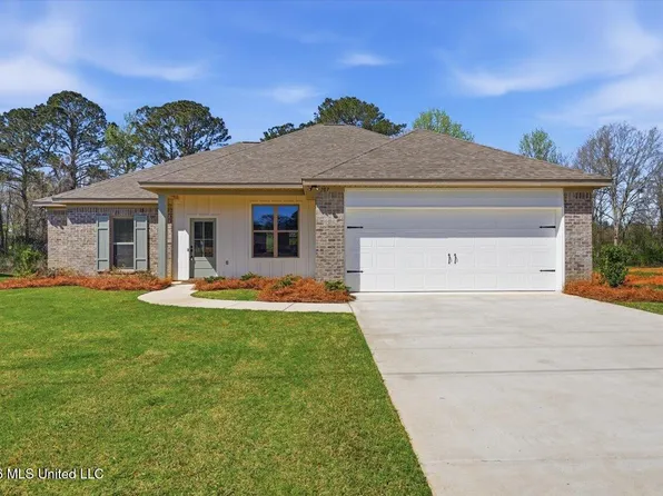 107 NE Adams Ave, Magee, MS 39111