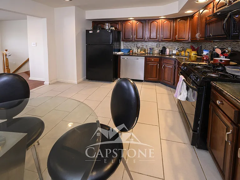 67 Vaughan Dr #1 — Photo 9