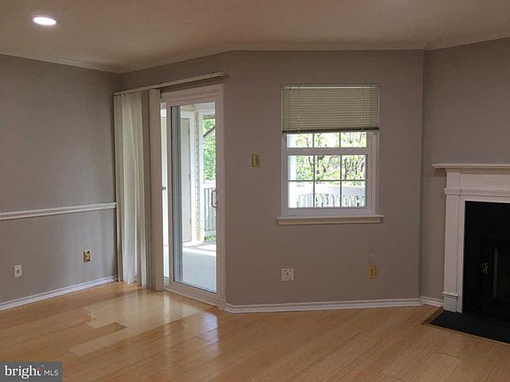 5th image of 1504 Lincoln Way APT 416