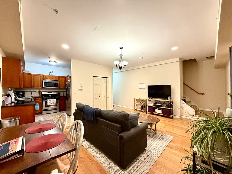 877 Broadway #1 — Photo 3